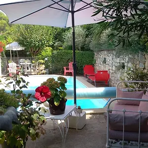Frühstückspension La Sapiniere -chambres Climatisees, Buisson
